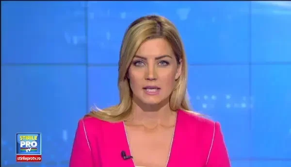 Momentul in care doua tinere s-au eletrocutat in timp ce-si faceau un selfie, FILMAT. Una dintre fete a murit in spital