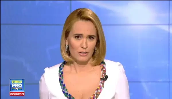 Reactia plina de dragoste a unui caine politist care isi regaseste partenerul. Ce ii face in timpul filmarii