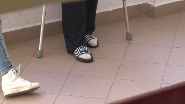 Un elev de clasa a 7-a a ajuns la spital, dupa o cearta cu colegii. Copiii s-au batut in clasa, inainte de ora de religie