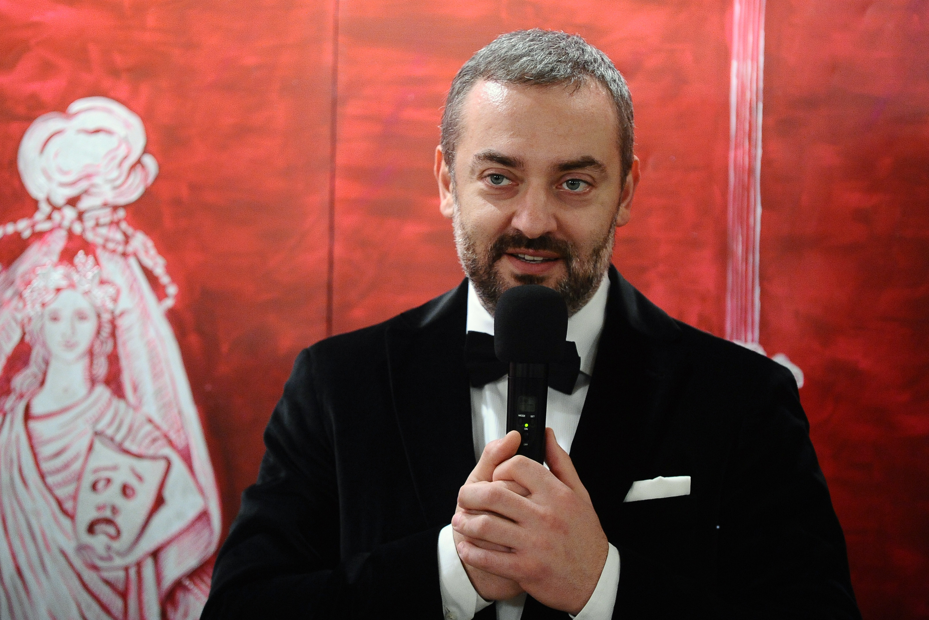 Directorul Operei Nationale din Bucuresti a fost retinut. Razvan Ioan Dinca este acuzat de achizitii frauduloase