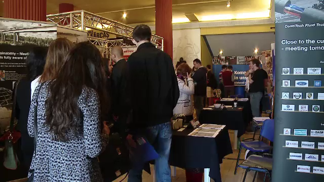 Targul de joburi din Cluj a atras mii de studenti in cautare de experienta. Ce companii platesc internii si cu 1500 de lei
