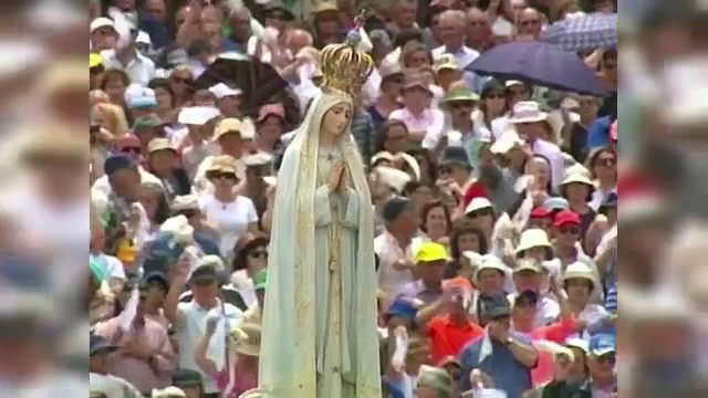Pelerinaj la Fatima. 200.000 de credinciosi iau parte la ceremonia care marcheaza 98 de ani de la aparitia Fecioarei Maria
