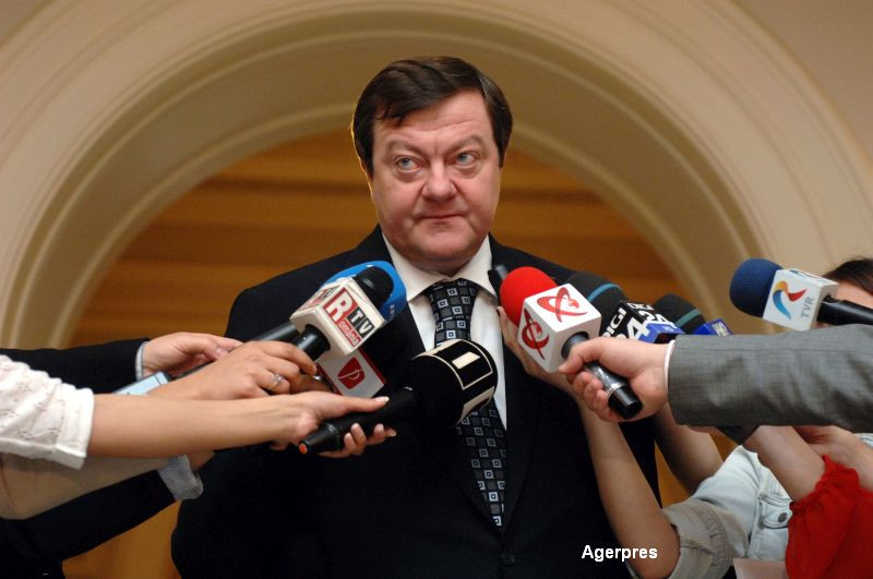 Ancheta privind turul II al prezidentialelor. Perchezitii DNA la locuinta si biroul vicepresedintelui PNL, Sorin Frunzaverde