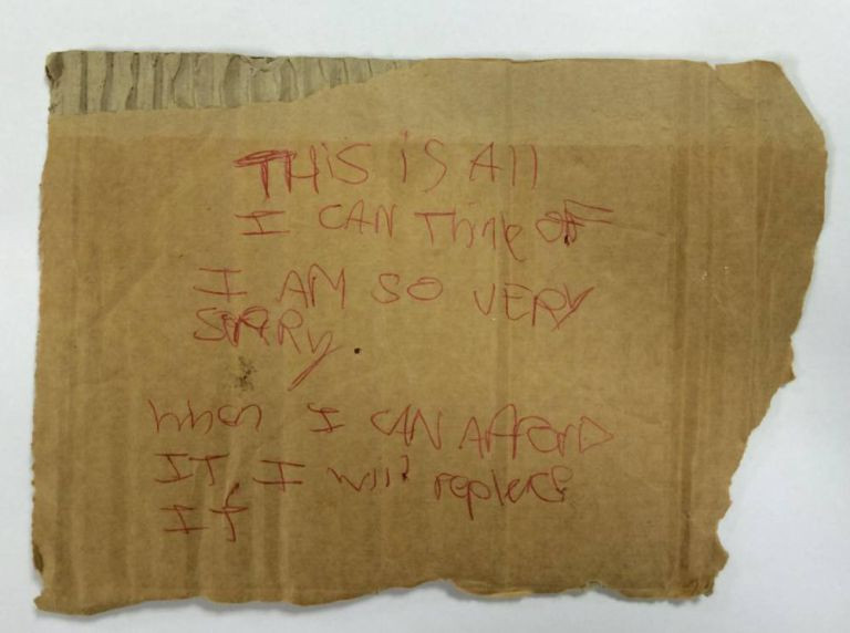 Un hot i-a furat unei batrane cel mai de pret cadou primit de la sotul ei. Raspunsul emotionant al femeii