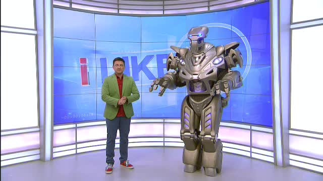 Cel mai cunoscut si mai iubit robot din toata lumea, TITAN, a ajuns la iLikeIT. Canta, danseaza si vorbeste ca un om