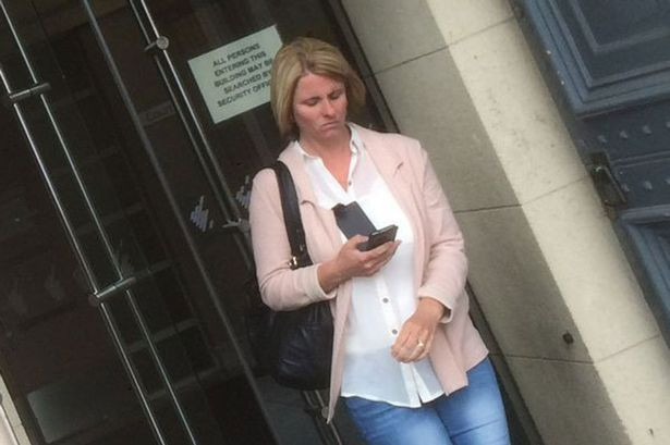 O femeie ar putea fi arestata dupa ce si-a schimbat pe Facebook status-ul privind viata personala. Ce s-a intamplat