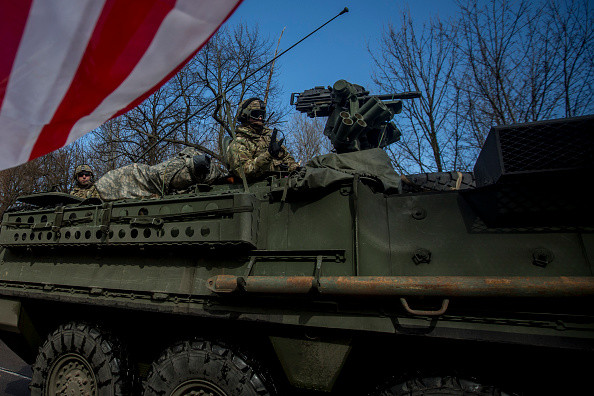 Tarile baltice vor sa gazduiasca efective de mii de soldati NATO. Polonia cere o baza militara permanenta
