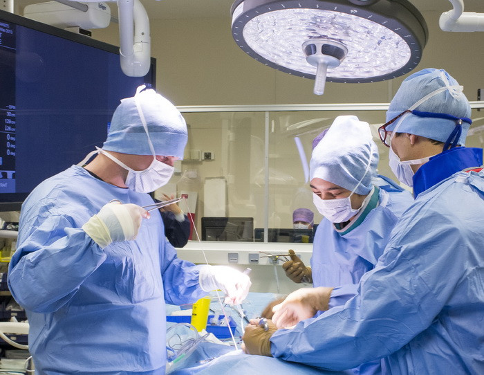 Caz cutremurator intr-un spital din Iordania: un medic "si-a uitat" telefonul mobil in abdomenul unei paciente, la cezariana