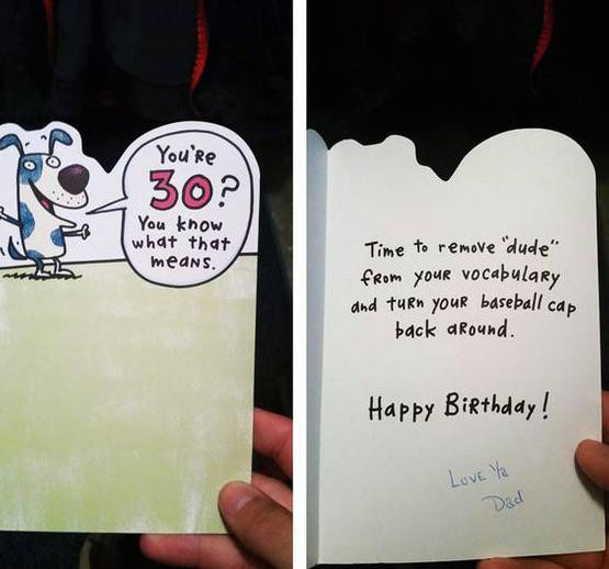 Un barbat a primit o felicitare aniversara emotionanta de la tatal sau, care a murit in 1999