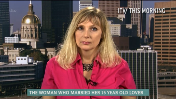 Femeia din SUA care s-a casatorit cu amicul fiului ei, in varsta de 15 ani. Motivul din cauza caruia a ajuns aici