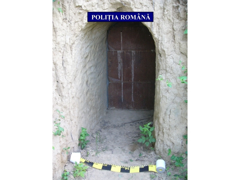 Descoperire uimitoare in Galati: un barbat a sapat timp de 5 ani un tunel prin care sa ajunga pe ascuns pe malul unui lac