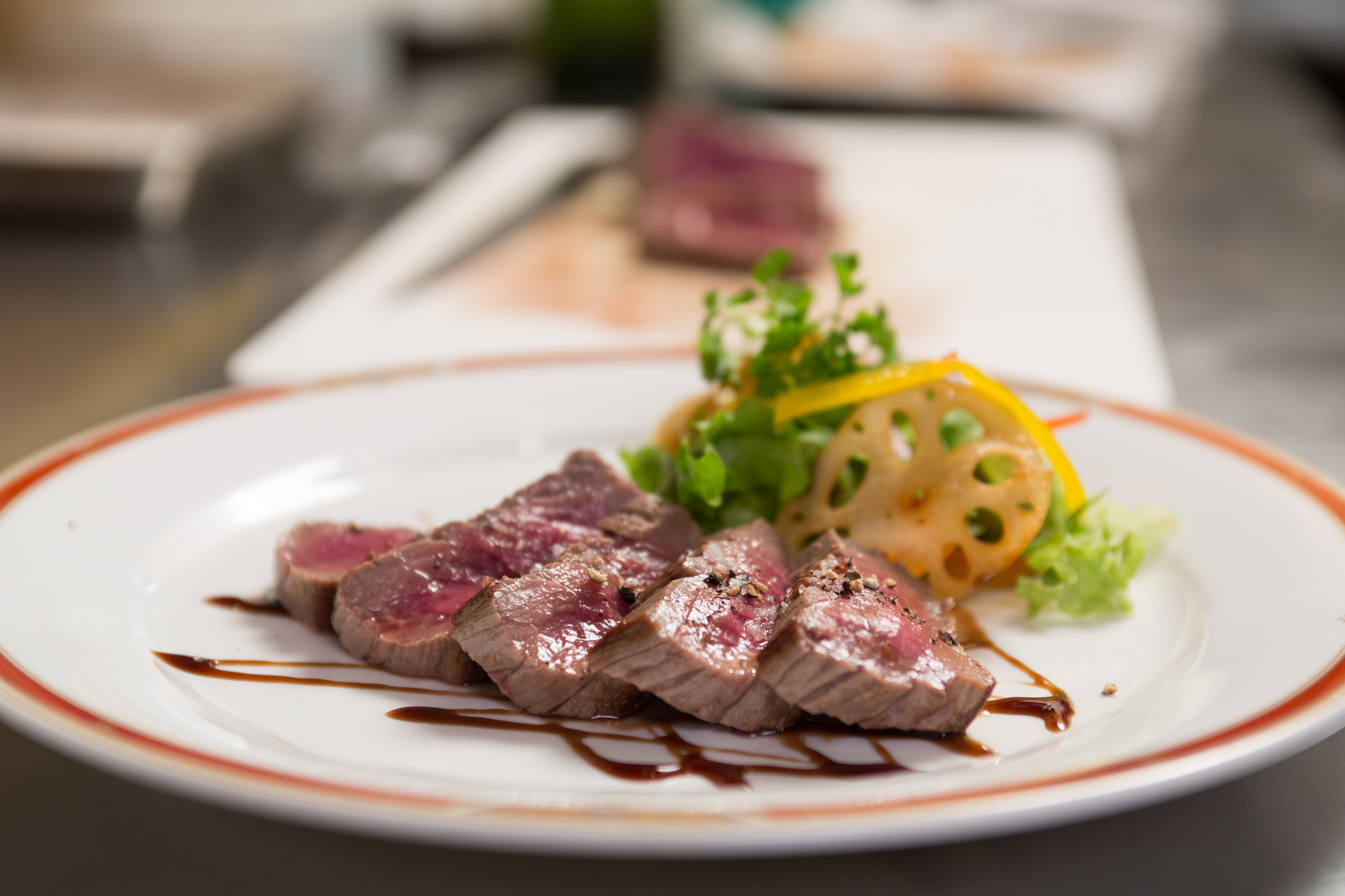 Descoperire socanta in Nigeria: un restaurant a fost inchis dupa ce s-a aflat ca servea carne de om. 10 oameni, arestati