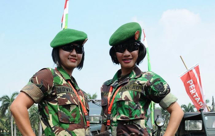 Liderii Armatei indoneziene cer ca toate candidatele sa fie virgine. Testele controversate si criticate de oficialii din OMS