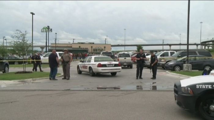 Teroare in SUA. Noua oameni au murit si alti 18 au fost raniti, dupa un conflict armat intre motociclisti