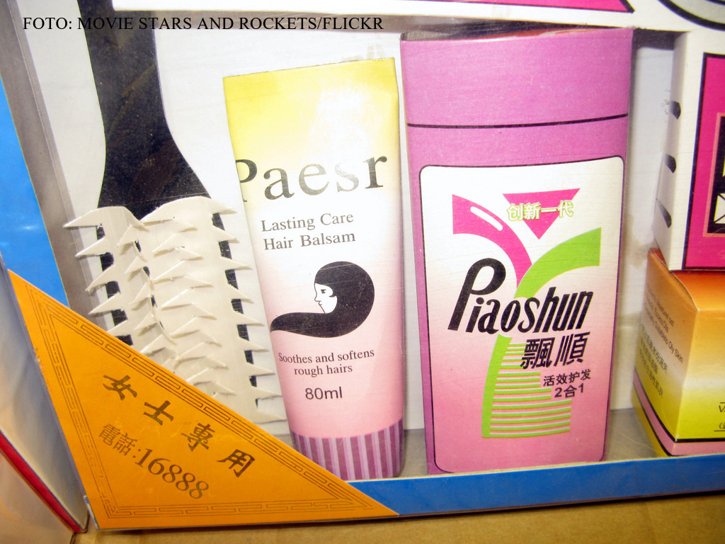 Ce contin produsele cosmetice falsificate cumparate de la magazine online. Cumparatorii sunt si otraviti, si jefuiti