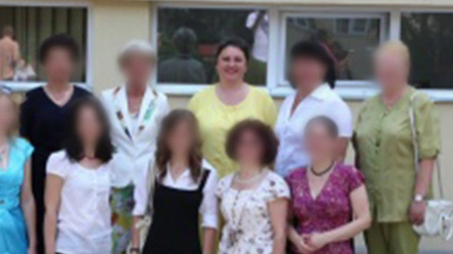 Invatatoarea care a fost filmata in timp ce umilea un elev ar putea ajunge dupa gratii. Scoala i-a taiat deja 15% din salariu