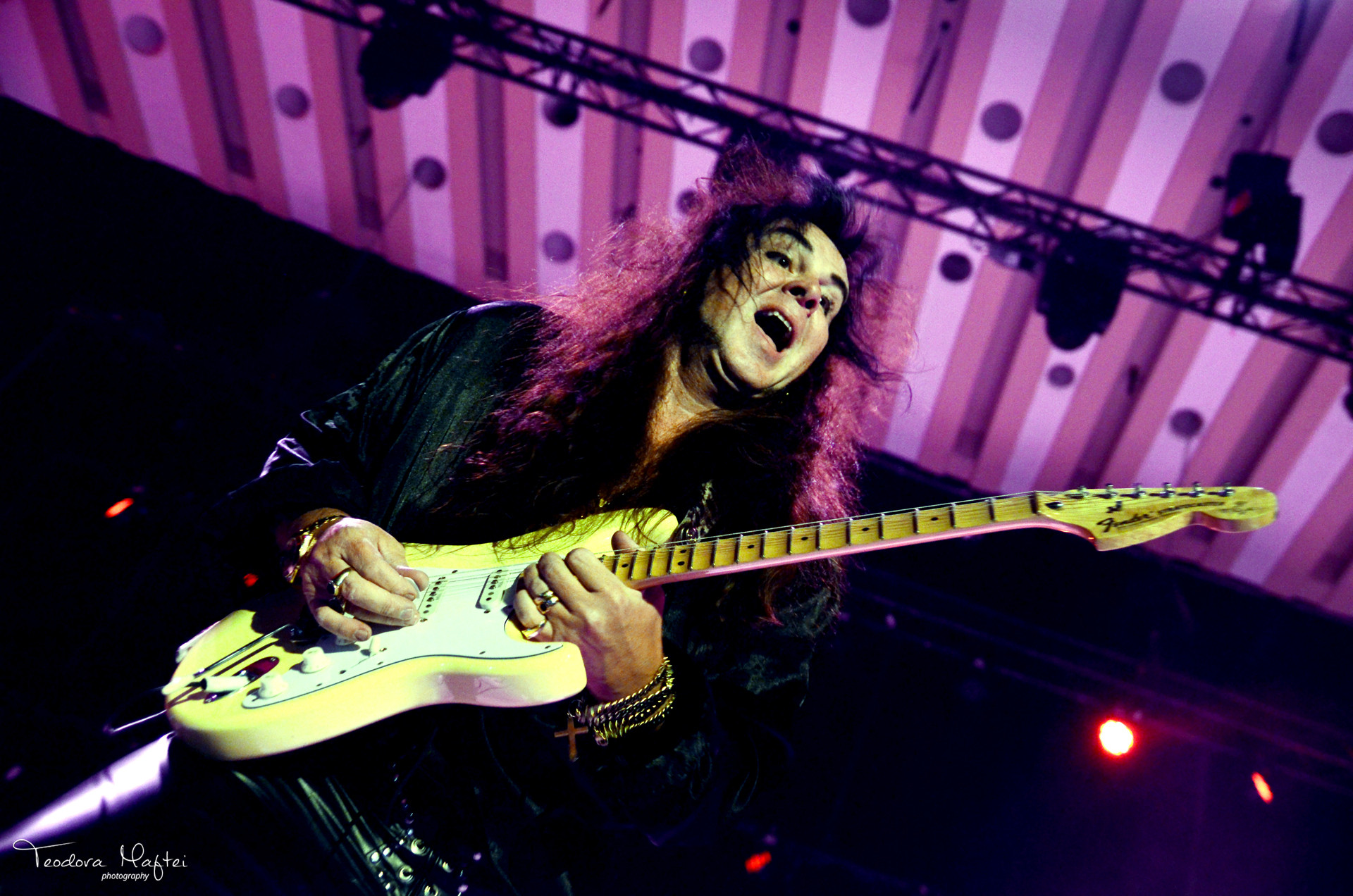 Yngwie Malmsteen a dat lectii de chitara la Bucuresti. Cel mai asteptat eveniment clasic-rock al anului, in Romania. FOTO