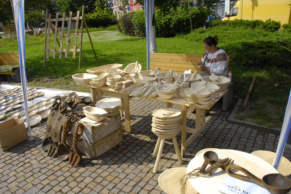 Targul Regional pentru Artizanat si Mestesuguri a reunit pentru cinzi zile la Cluj peste 40 de artizani si mestesugari