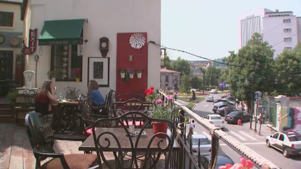 Terasele la inaltime, populare in toata lumea, au ajuns si la Bucuresti. Zonele cheie din Capitala unde pot fi gasite