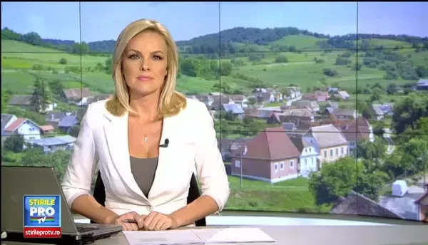 Arata ca o buruiana, dar din ea se fac inghetate, prajituri si compoturi. Cum se prepara rubarba, secretul din bucataria sasilor