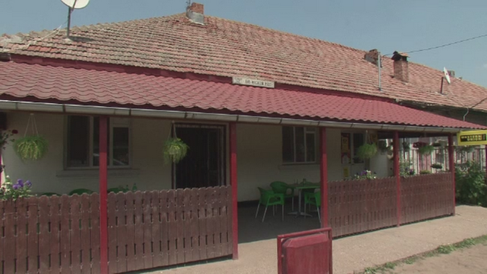 Primarul din Deveselu le face americanilor discoteca, pentru a nu mai sta la carciuma. Ce spune "gura satului"