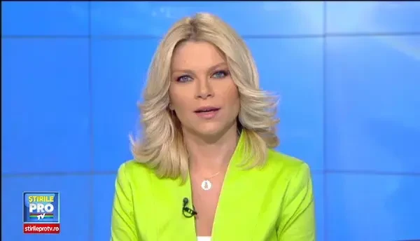 George Clooney a stat aproape 30 de minute in genunchi, cand a cerut-o in casatorie pe Amal. Viitoarea sotie era socata