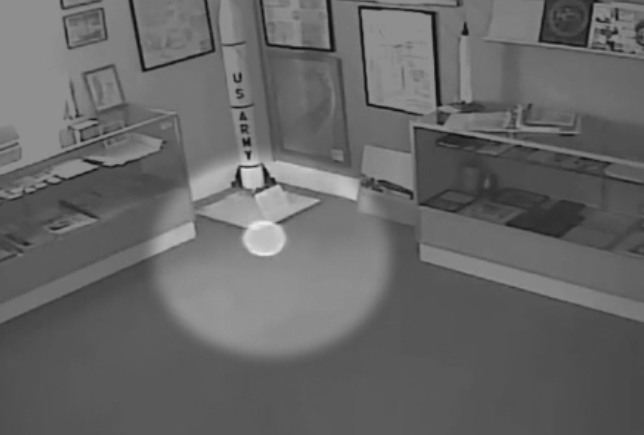 Aparitie ciudata la un muzeu din Statele Unite. Camerele au surprins un obiect cu forma unei sfere care se misca haotic