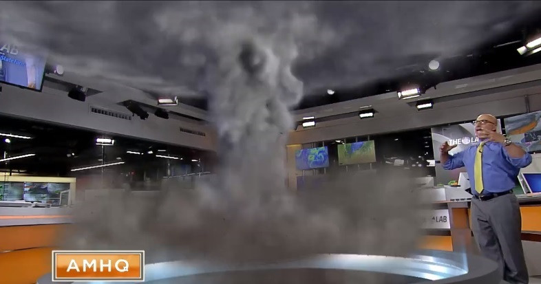 Tornada din studioul de stiri. Imaginea spectaculoasa care a devenit deja un viral pe Facebook