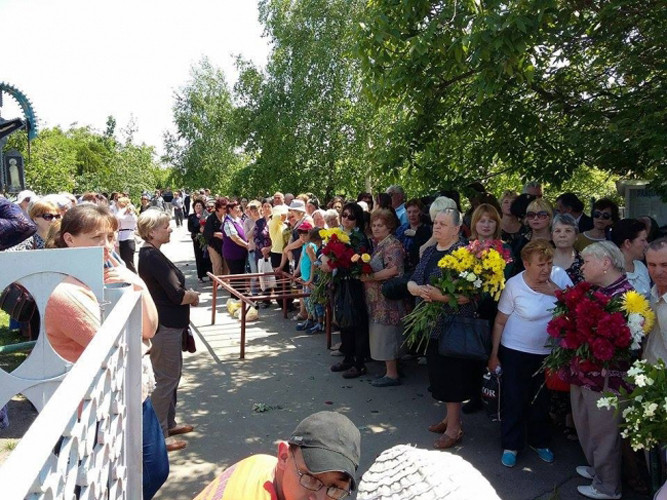 Cantareata Ana Barbu a fost inmormantata in Moldova. Sute de oameni au condus-o pe ultimul drum