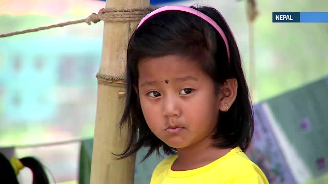 Cand toata lumea vrea sa te ajute, dar te saboteaza propria infrastructura. Marea problema a unei tari distruse de cutremur