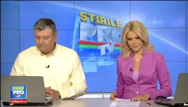 Soselele Capitalei cedeaza una dupa alta. In zona Academiei Militare, strada s-a umflat iar prin gauri tasneste apa cu nisip