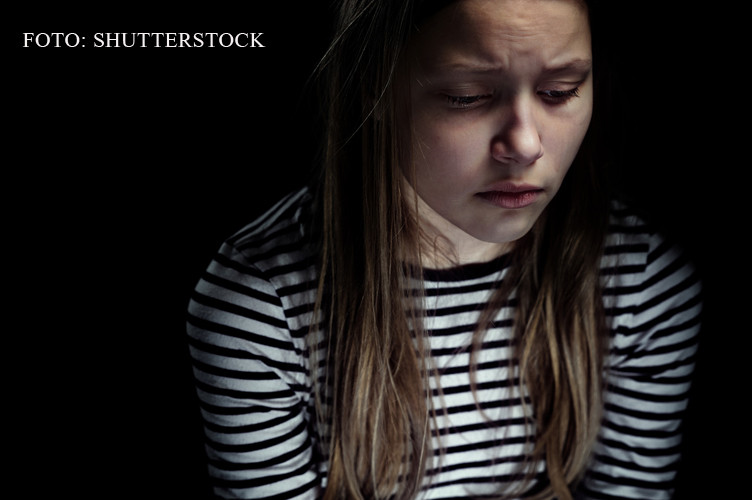 "Doar ingerii ma auzeau si imi spuneau sa nu mai plang". Tragedia copiilor lasati in urma in goana dupa bunastare