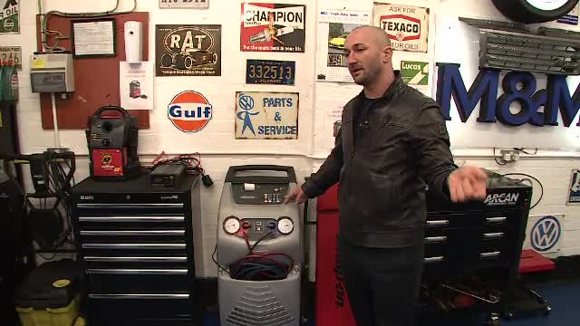 Cine sunt romanii care au muncit pe branci sa-si deschida propriile afaceri la Londra: "Sunt politicosi si fac treaba buna"