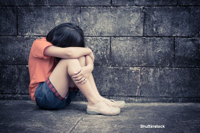 "Doar ingerii ma auzeau si imi spuneau sa nu mai plang". Tragedia copiilor lasati in urma in goana dupa bunastare