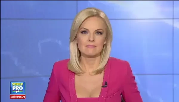 Ziua fetelor Cochete pe Biciclete la Timisoara. Sute de tinere au pedalat, in rochii sau fuste, pe strazile orasului