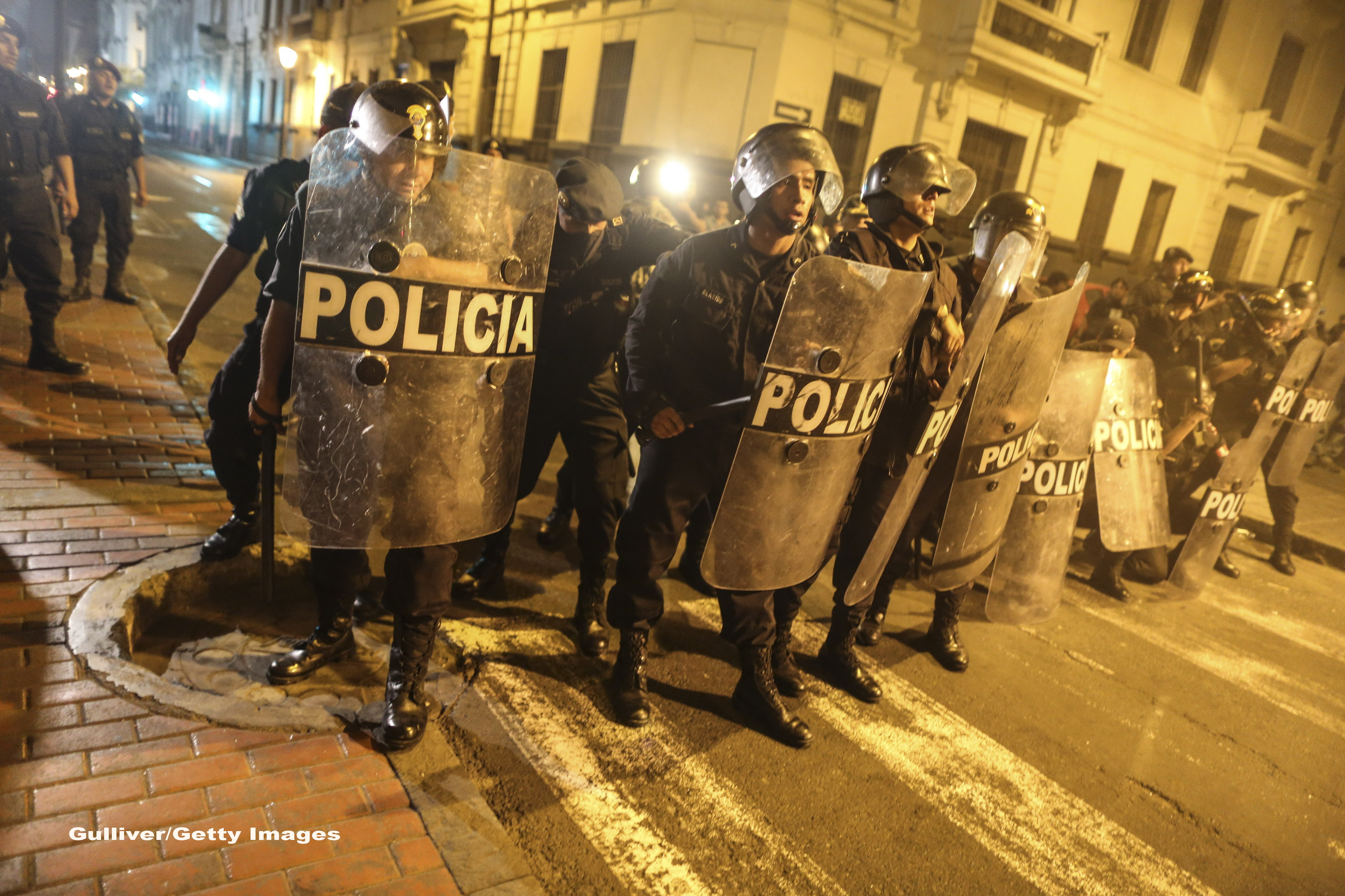Stare de urgenta in Peru, din cauza unor proteste foarte violente. Populatia se impotriveste unui proiect minier