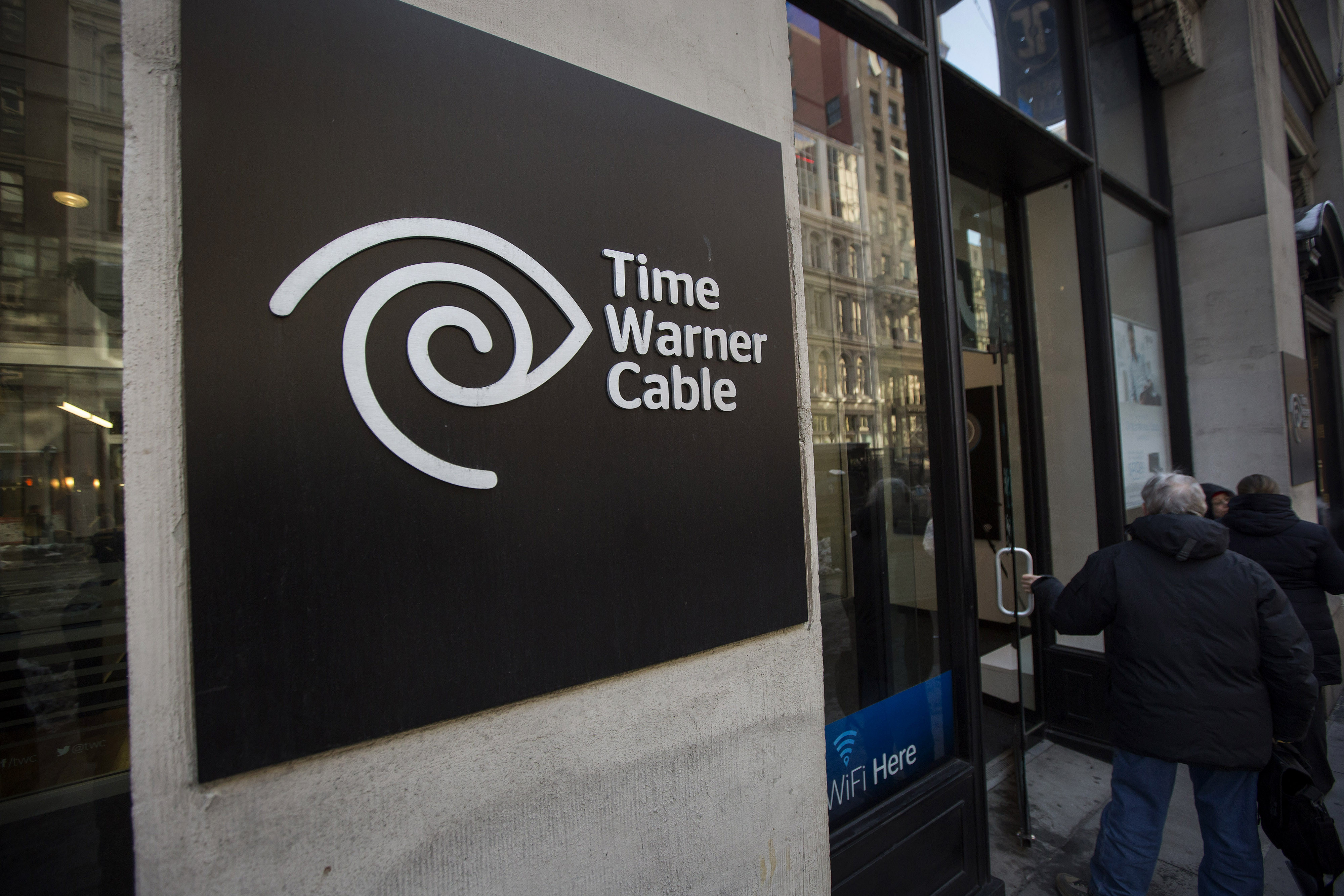 Afacerea de 55 de miliarde de dolari care zguduie lumea comunicatiilor. Time Warner Cable va fi preluat de Charter