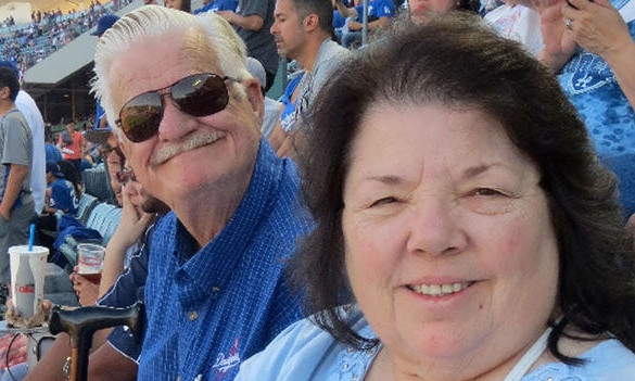 Au vrut sa scurteze drumul prin desert, dar s-au ratacit. Femeie gasita in viata, alaturi de sotul ei mort, dupa 2 saptamani