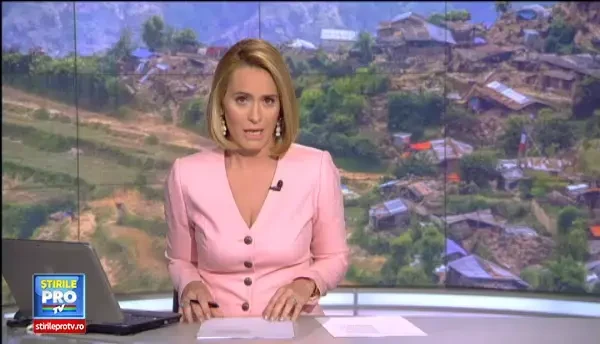 Reportaj Stirile ProTV din Nepal. Povestea unui tata care si-a carat fetita ranita in spate o zi intreaga pentru a o salva