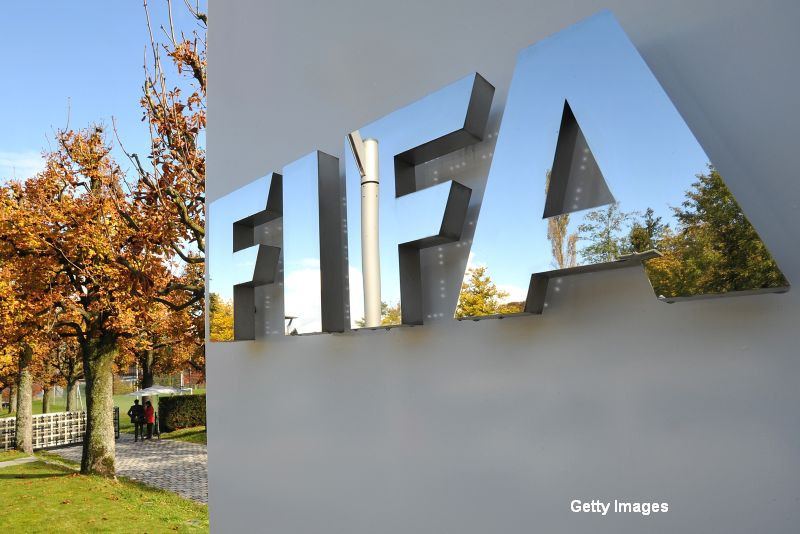 Scandal fara precedent la FIFA. Sapte oficiali, intre care si vicepresedintele Jeffrey Webb, arestati pentru coruptie