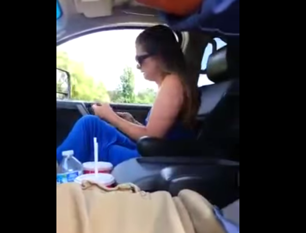 Un tanar si-a filmat sotia in timp ce ea avea o criza de nervi. Ce a urmat apoi a devenit viral pe internet