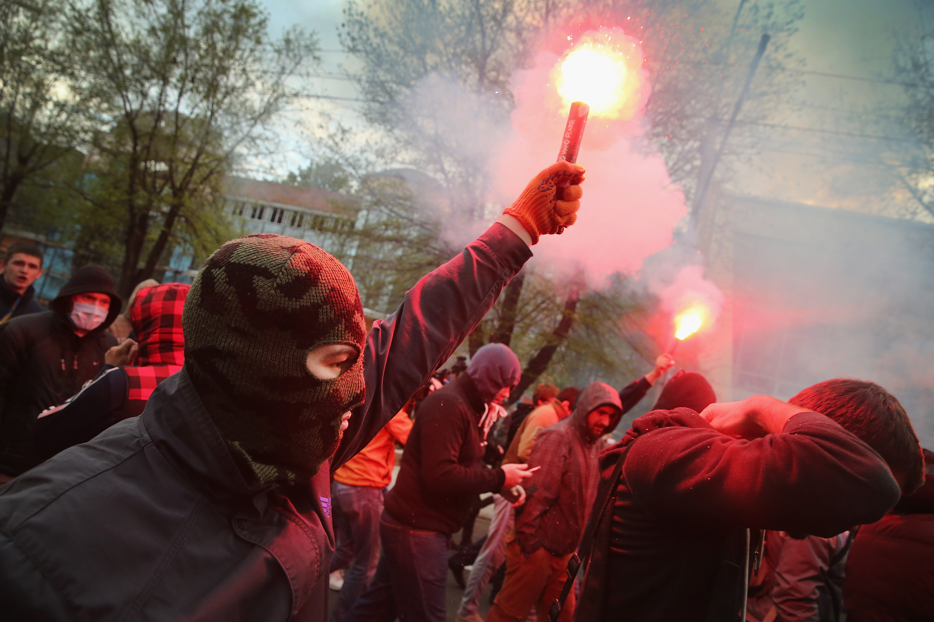 "Speram sa ii inspiram pe eroii care ne apara de dusman". Momentul in care razboiul pica in plan secund