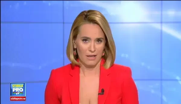 Machiate, pe tocuri si imbracate provocator: cum arata tinerele care vor sa se angajeze in cluburile din Mamaia