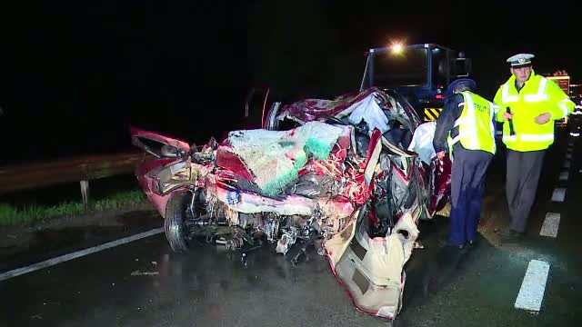 Doi studenti la Medicina, morti intr-un accident rutier. Masina lor s-a izbit de un TIR, dupa ce soferul ar fi adormit