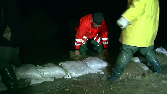 Alerta in Satu Mare, dupa ce un rau a inundat zeci de gospodarii. Codul rosu de inundatii a fost prelungit