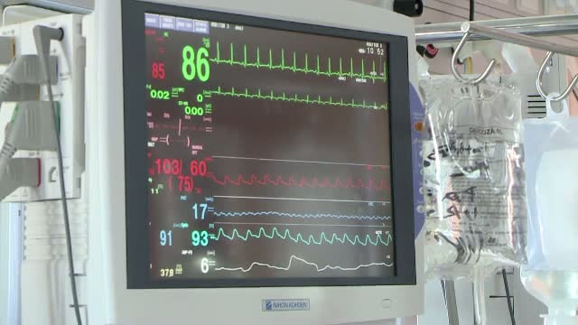 Copil de 13 ani, in stare grava la spital, dupa ce un tanar i-ar fi aruncat in fata cu o substanta acida