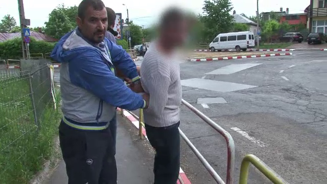 Un profesor din Botosani s-a urcat baut la volan si era sa provoace o tragedie. Cum a incercat sa scape de politie