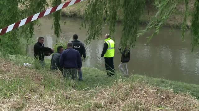 Trupul unui barbat, zarit in apele unui rau din Sibiu. Autoritatile au deschis o ancheta pentru a afla ce s-a intamplat