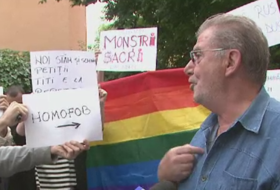 Scandal la UNATC. Actorul Florin Zamfirescu, primit de studenti cu huiduieli si acuzatii dure, dupa demiterea unui profesor