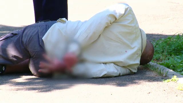 O femeie de afaceri a fost jefuita in plina strada, pe Dorobanti. Ce au gasit politistii in masina atacatorului